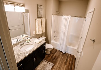 8216 City Centre Drive Studio-2 Beds Apartment for Rent - Photo Gallery 8