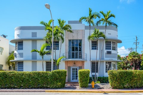 Leasing office to one of the many Helios buildings - Helios Apartments Miami Beach