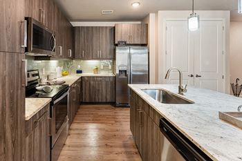 Stainless steel Whirlpool appliances - Everlee