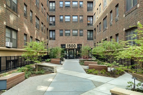 The Buckingham / The Commodore / The Parkway Apartments landscaping