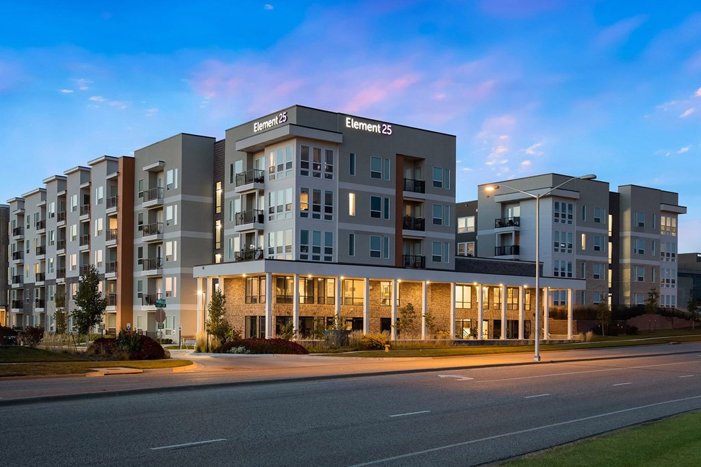 Element 25 exterior photo at dusk