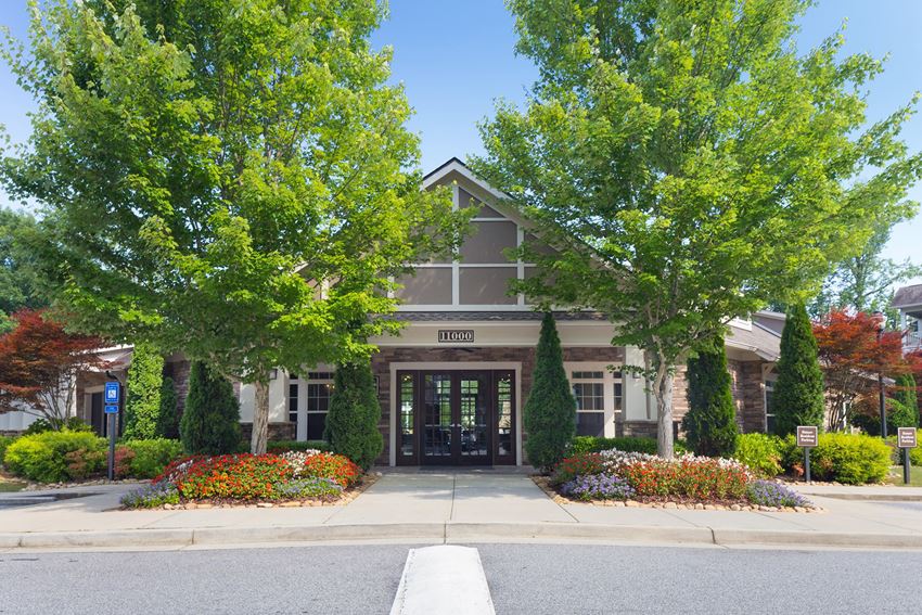 The Oaks at Johns Creek - Leasing office exterior - Photo Gallery 1