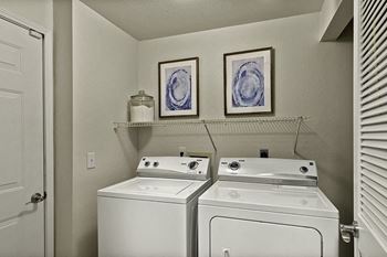 The Gardens at Polaris full-sized washer and dryer included