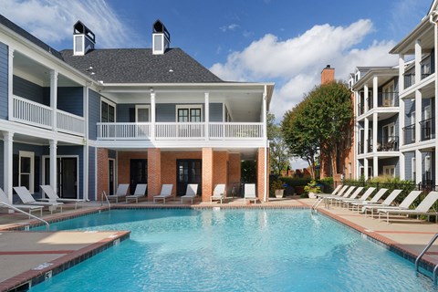 Island Park and Harbor Town Square Apartments - Resort-style swimming pool