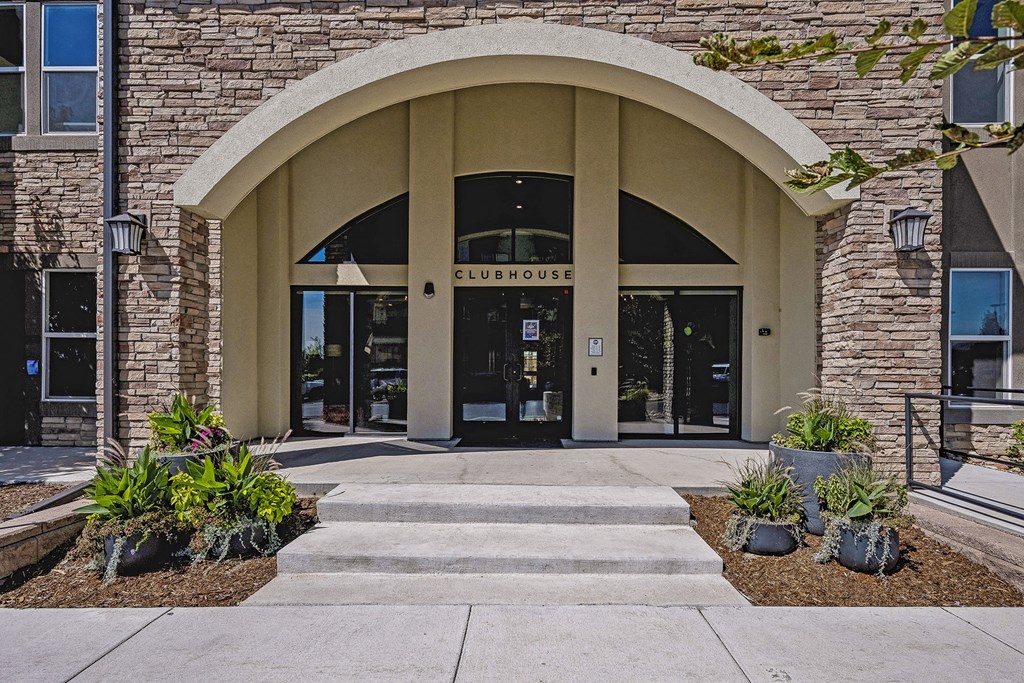 Controlled access community - Rise at 2534