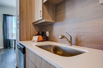 Rise at 2534 Quartz countertops