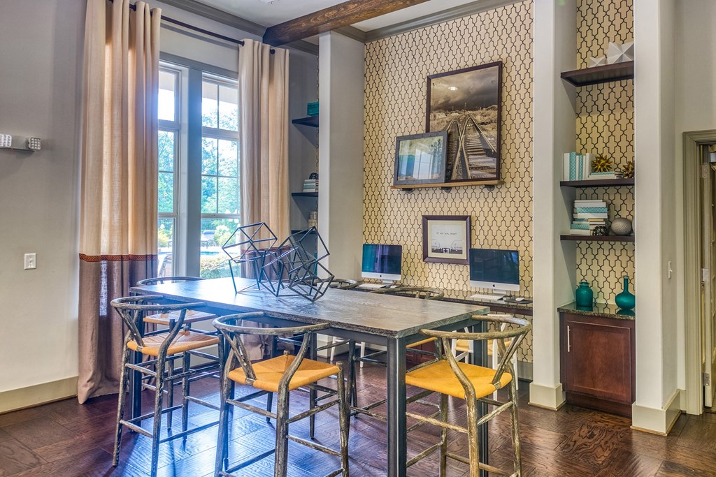 The Oaks at Johns Creek - Business center area