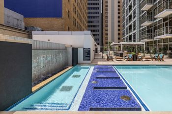 Heated spa - Main 3 Downtown