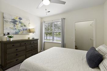 Expansive closets - The Gardens at Polaris