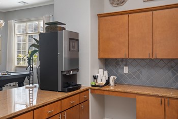 Corbin Greens Apartments kitchen interior - Photo Gallery 4