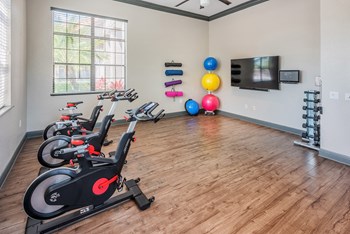 Delano at Cypress Creek fitness center - Photo Gallery 4