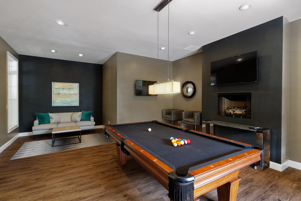 Belle Harbour Apartments billiards table
