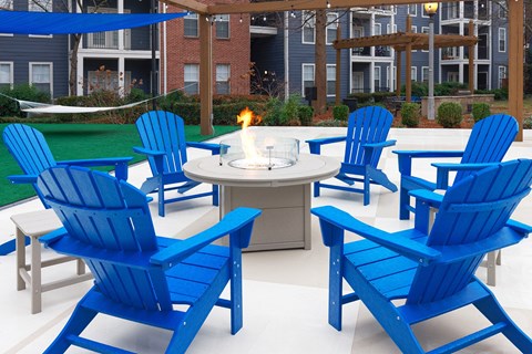 Island Park and Harbor Town Square Apartments - Fire pit with seating