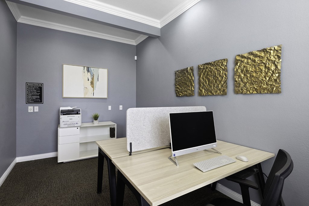 Business center - The Gardens at Polaris