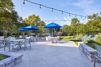 Hill House on Chestnut Hill - Picnic and social area Hill House on Chestnut Hill - Picnic and social area