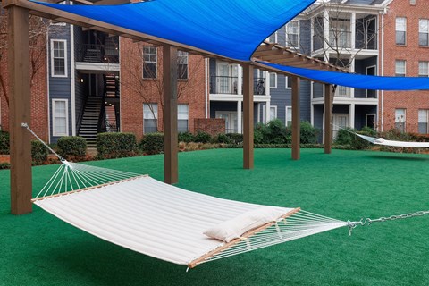 Island Park and Harbor Town Square Apartments - Hammock garden