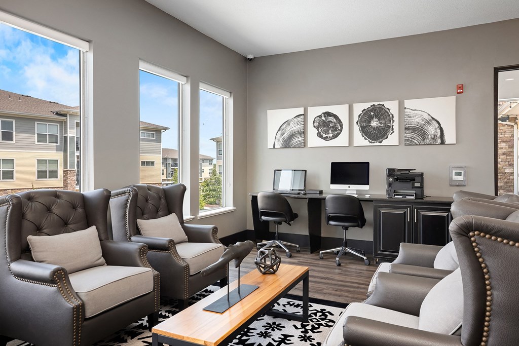 The Haven at Shoal Creek - Business area