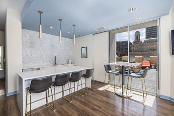 Resident sky lounge - The Kirby