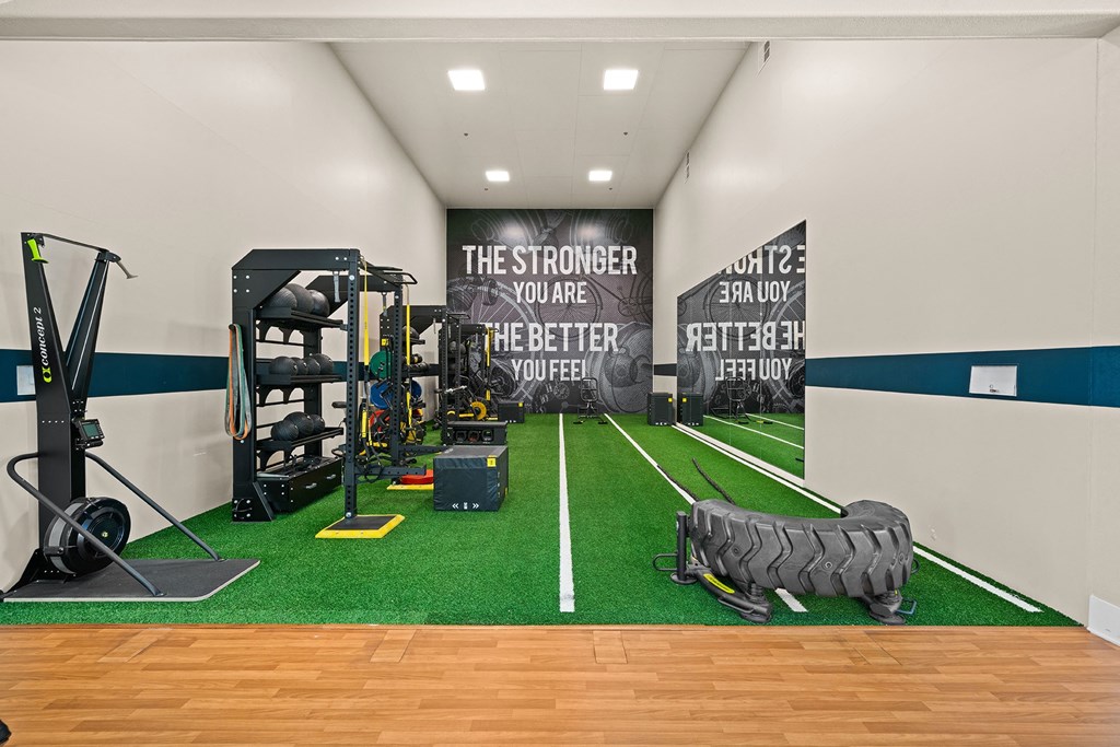 CrossFit Studio - Willow Spring Apartment