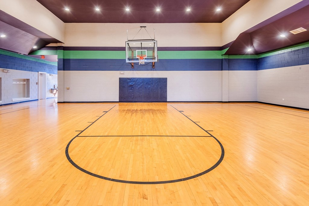 Indoor basketball court - The Crossings at Alexander Place