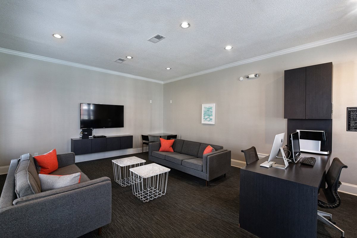 Island Park/Harbor Town Square Apartments