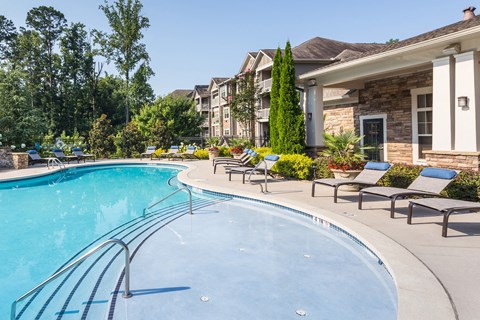 The Oaks at Johns Creek - Saltwater pool with sun ledge