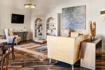 Resident TV lounge - Everlee