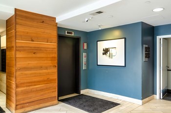 Elevator building - Eitel Apartments - Photo Gallery 10