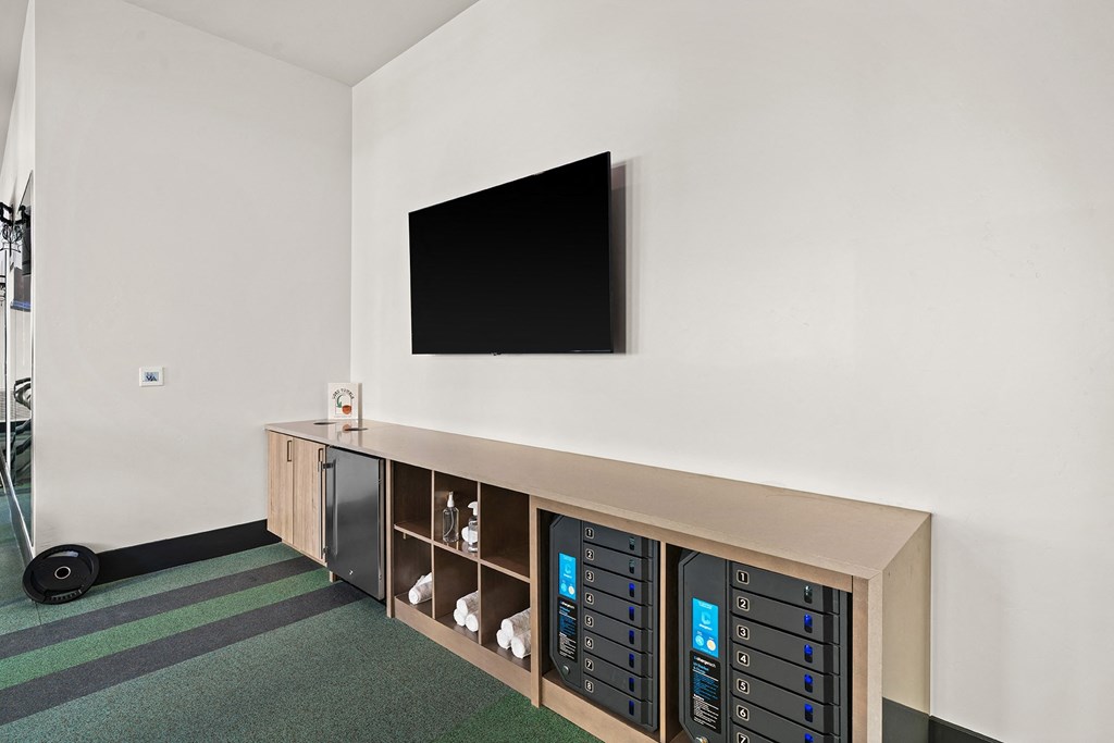 Phone charging lockers in fitness center - La Via Apartments
