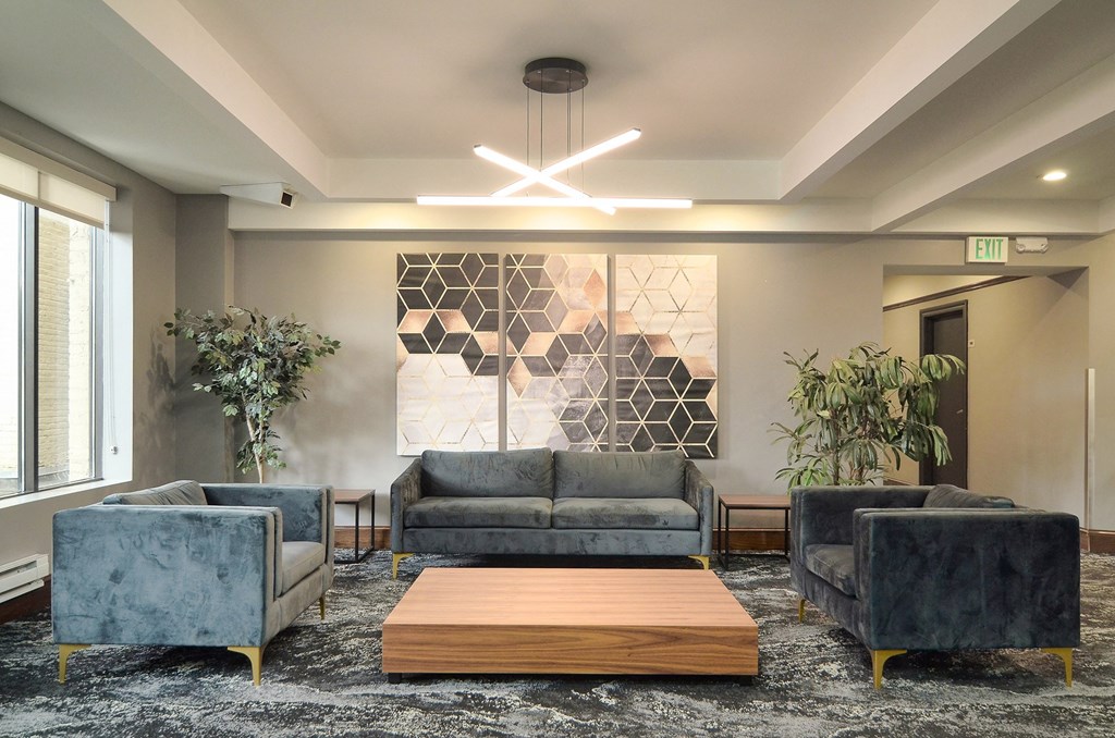 The Buckingham / The Commodore / The Parkway Apartments welcome area