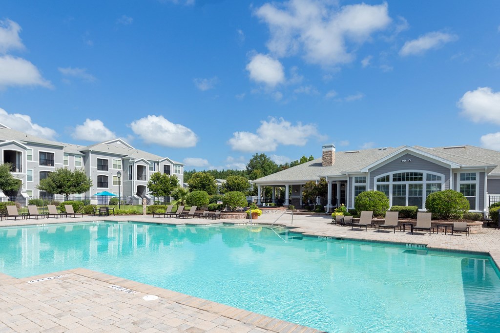 Courtney Station Apartments - Resort-style pool with spacious sundeck