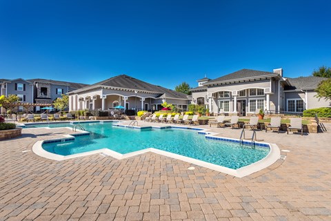 Resort-style pool - - The Crossings at Alexander Place