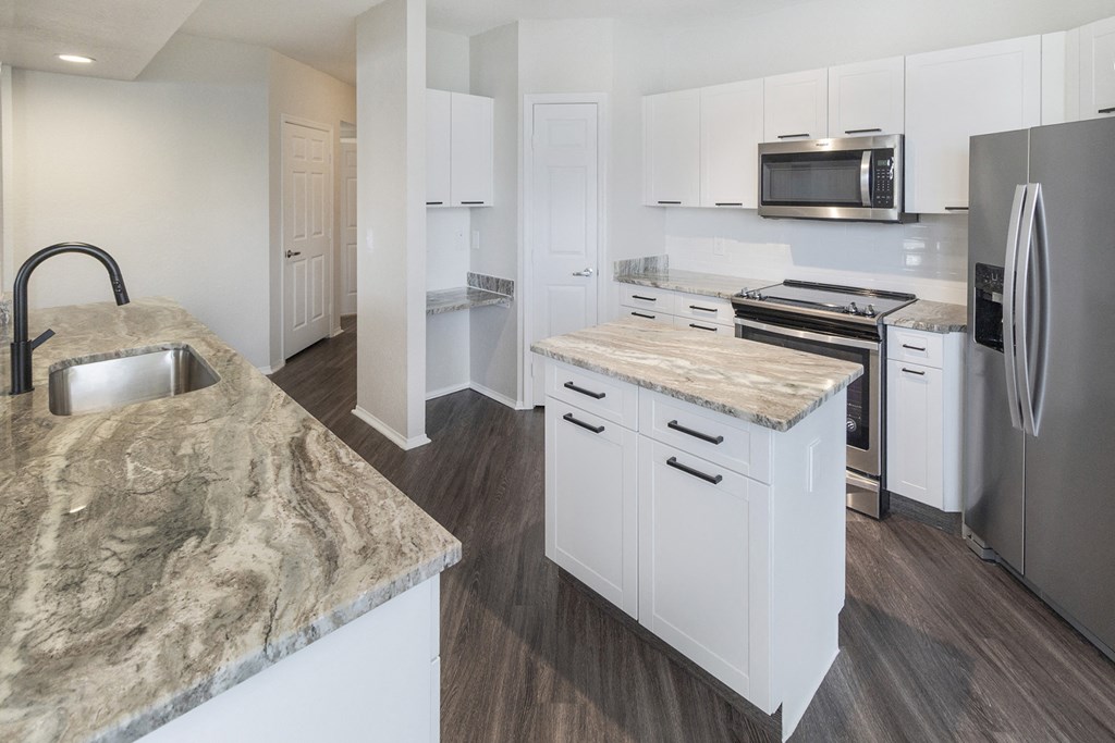 Hamptons on Heron Bay stainless steel appliances