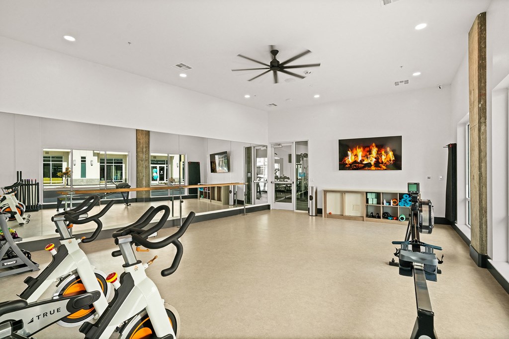 24-hour wellness studio - La Via Apartments