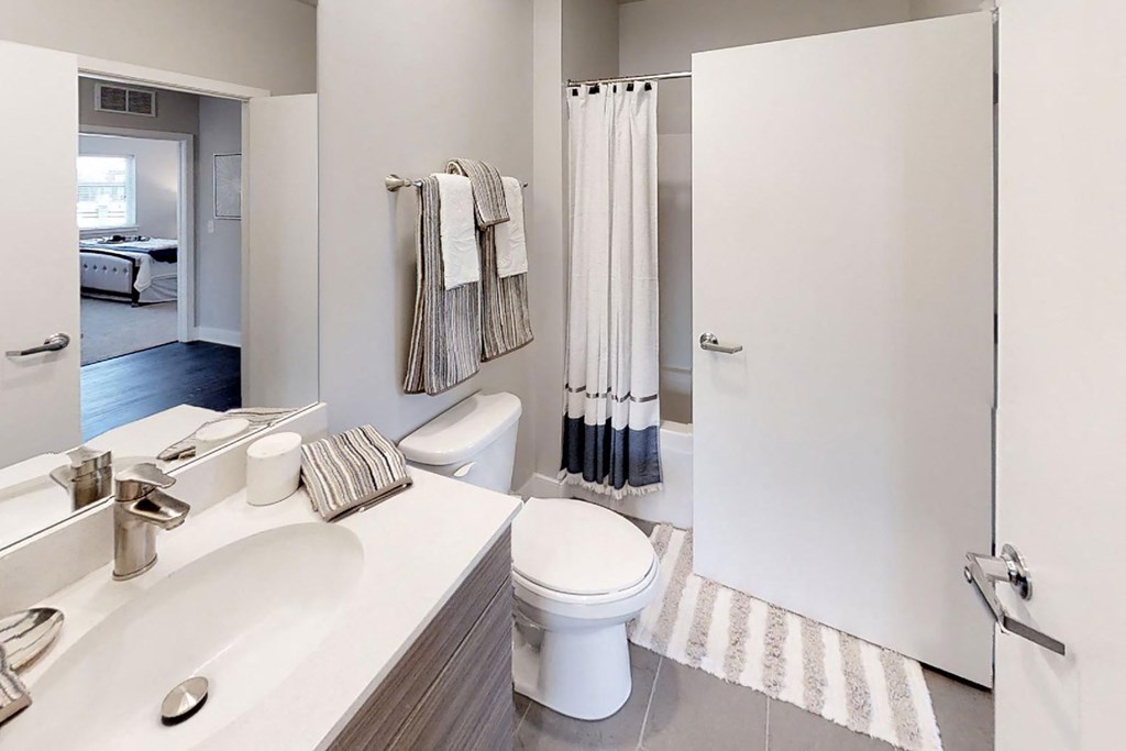 Lansdale Station Apartments bathroom