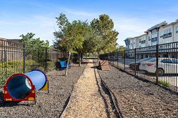 Dog park - Everlee