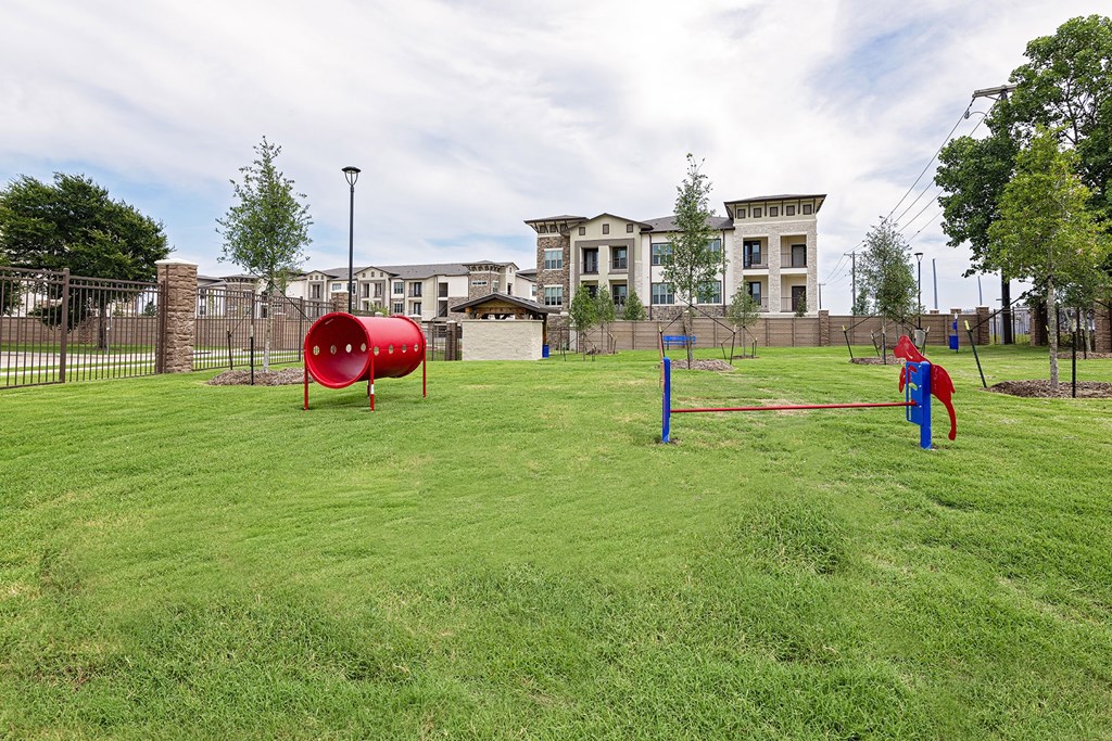 Pet park - Debbie Lane Flats