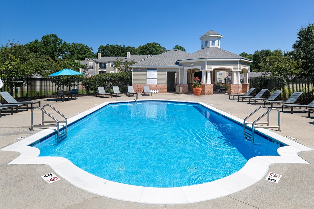 Lantern Woods Apartments - Second saltwater pool