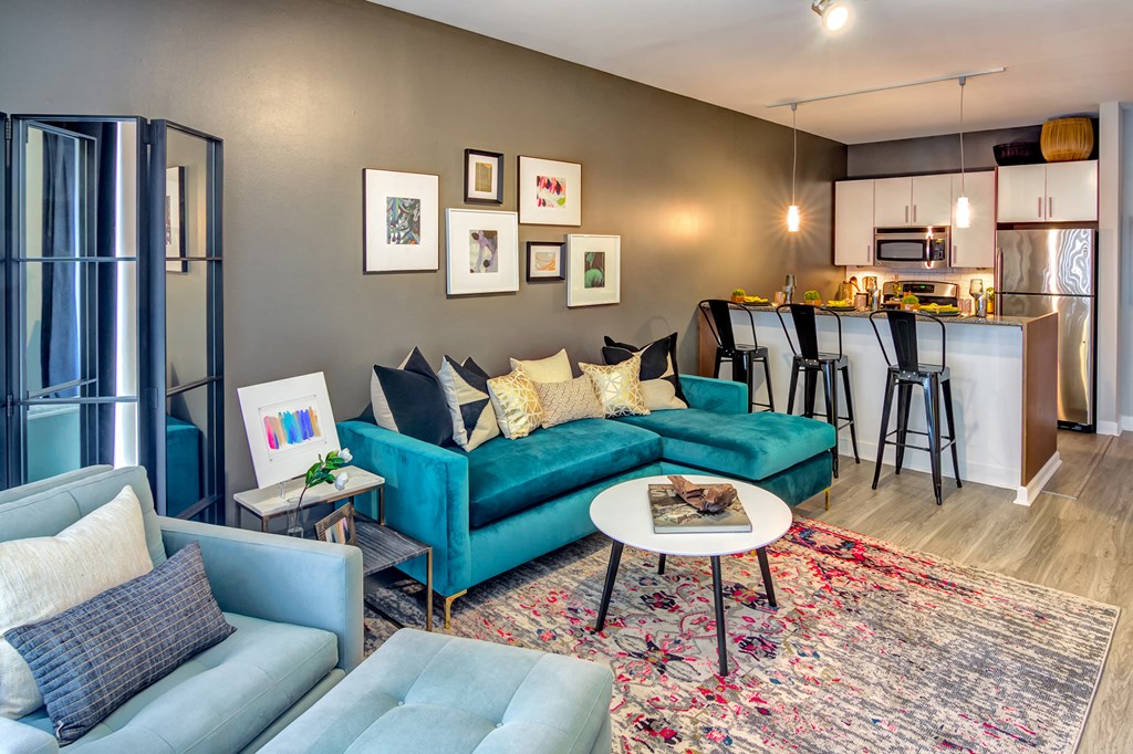 The Sheffield SoNo 9-foot ceilings