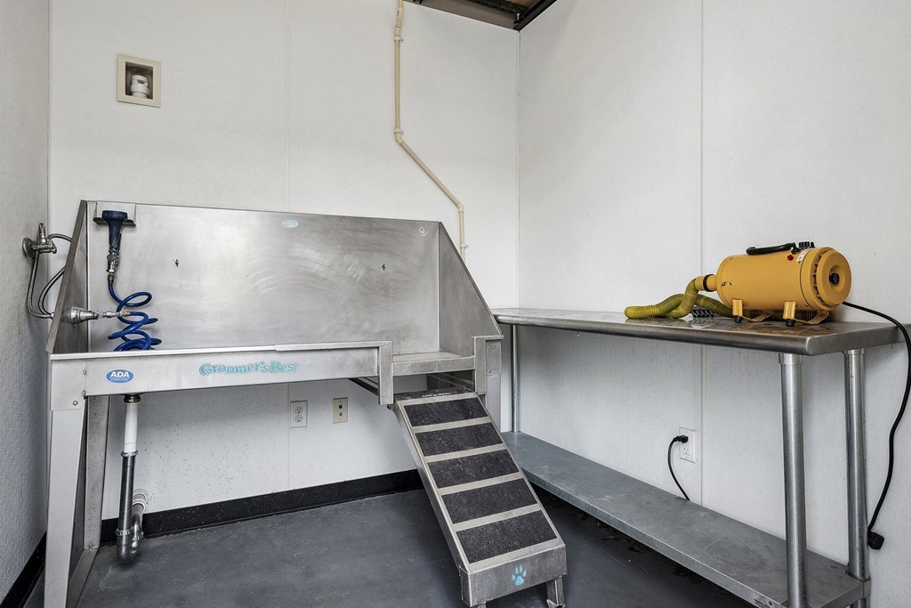 Pet washing station - Enclave at Cherry Creek