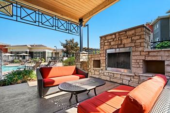 Quinn Crossing - Fireside lounge