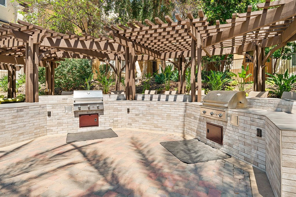 Hills of Valencia outdoor BBQ grills