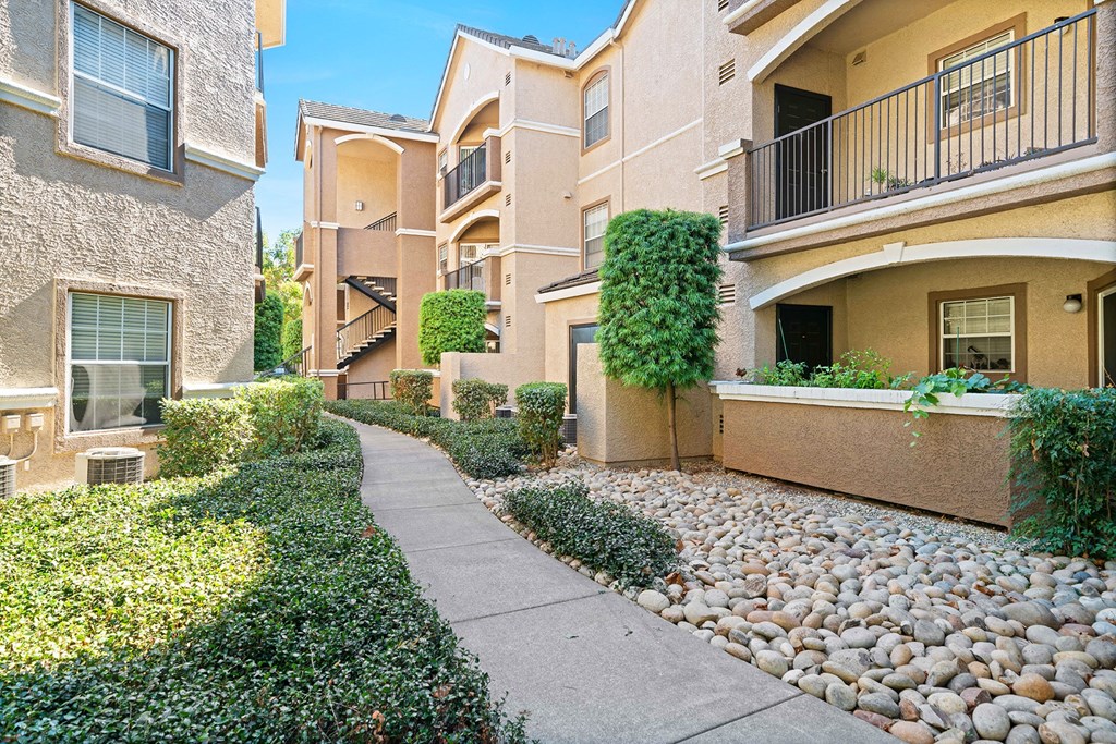 Paved walkways - Mountain Shadows Apartments
