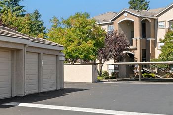 Mountain Shadows Apartments - Detached covered garages