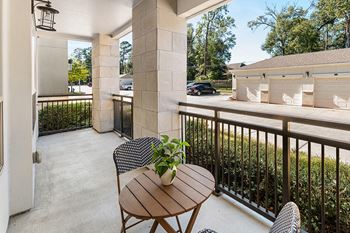 Personal patio - Everlee