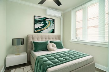 The Buckingham / The Commodore / The Parkway Apartments bedroom - Photo Gallery 5