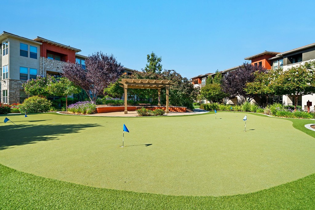 Quinn Crossing putting green