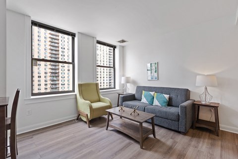 The Republic Apartments - Nine-foot ceilings