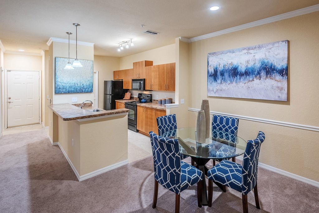 Delano at Cypress Creek apartment kitchen