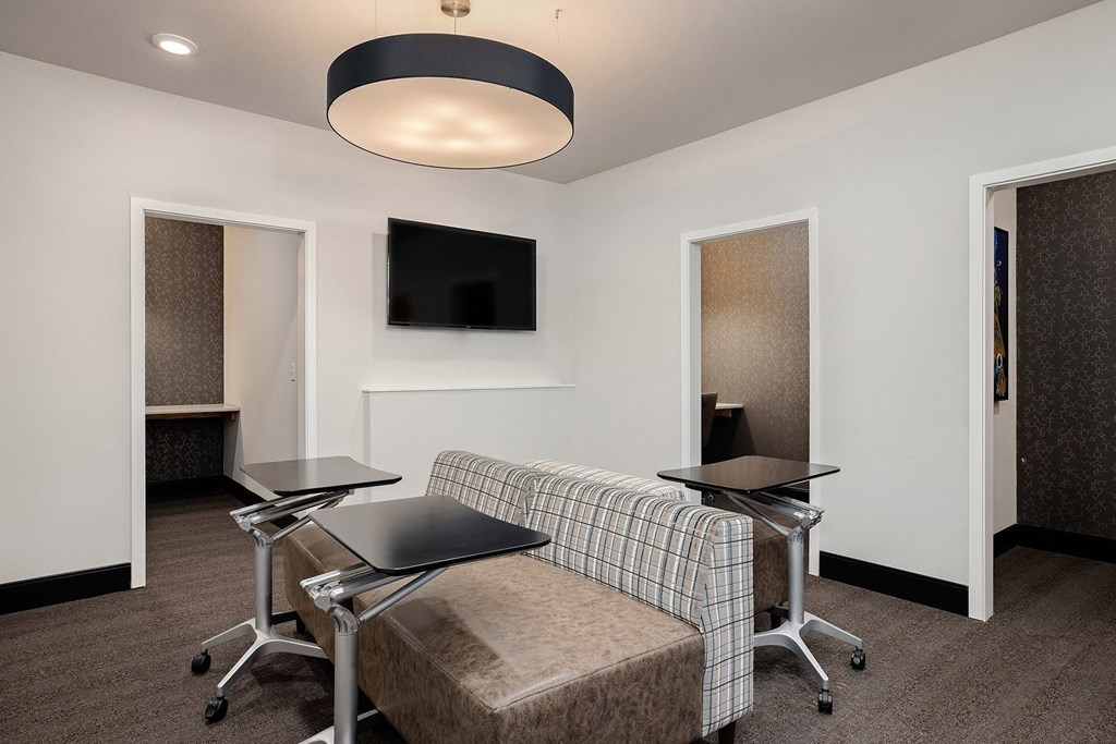 Element 25 resident business center